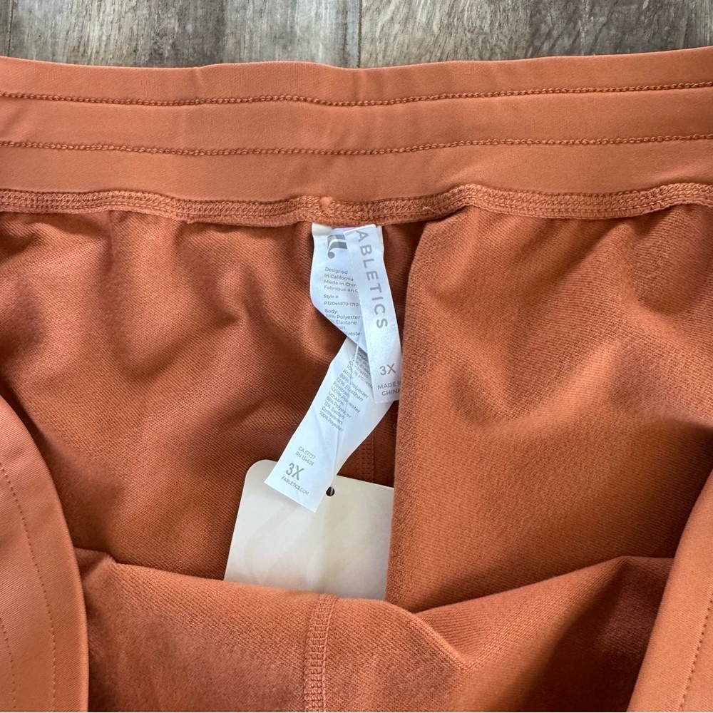 NWT! Fabletics On-The-Go Cold Weather Joggers - C… - image 5